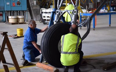 And now we get ready to install the engines! Here Loftsy and John are preparing to take Kanana off the aircraft jacks. Feb 2017. And now we get ready to install the engines! Here Loftsy and John are preparing to take Kanana off the aircraft jacks. Feb 2017.
