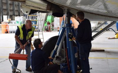Errol giving the wheel a gentle nudge to help get the jack unstuck. Feb 2017. Errol giving the wheel a gentle nudge to help get the jack unstuck. Feb 2017.