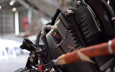 Close-up of the engine showing a desiccant plug installed temporarily in the spark plug hole. The plug is filled with silica gel pellets which will absorb moisture and change colour if it is present. Feb 2017. Close-up of the engine showing a desiccant plug installed temporarily in the spark plug hole. The plug is filled with silica gel pellets which will absorb moisture and change colour if it is present. Feb 2017.