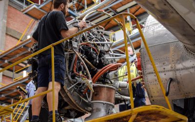 Steve and Pete bring the right engine closer in to the mounting points. Feb 2017. Steve and Pete bring the right engine closer in to the mounting points. Feb 2017.